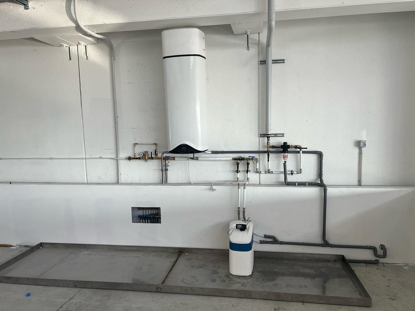 Installazione accumulo acqua sanitaria addolcitore con filtr