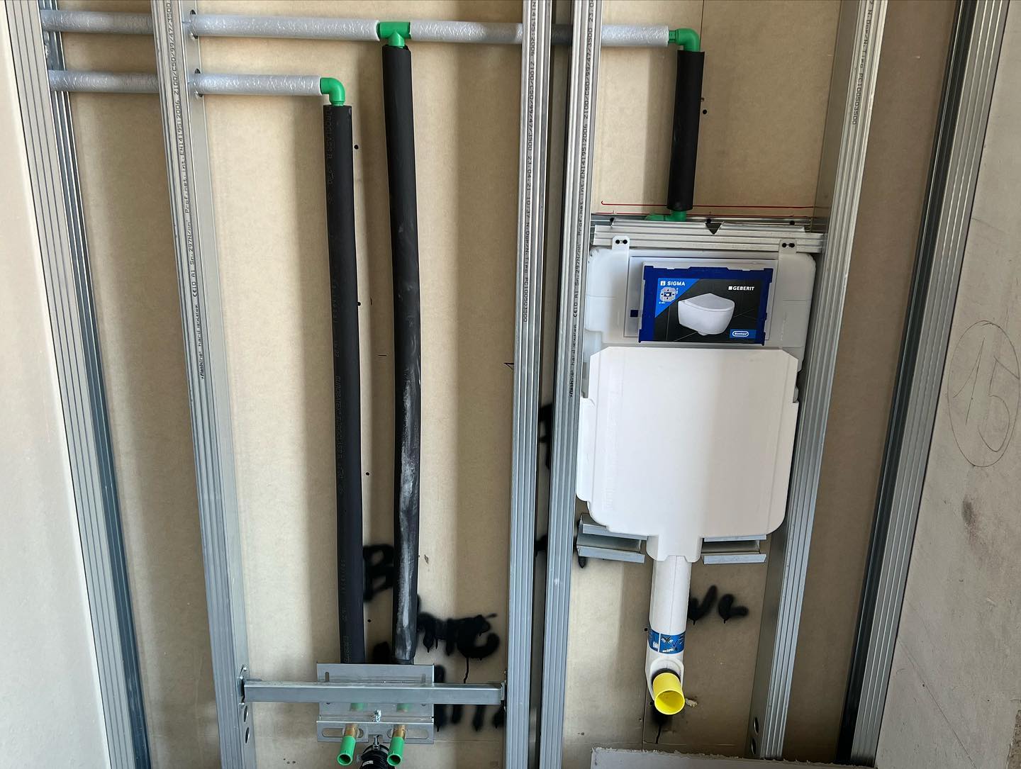 Impianto idrico sanitario su parete in cartongesso idrotek impiantiidraulici h2o idraulico